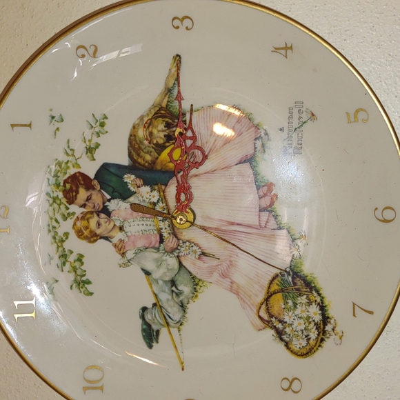 Norman Rockwell porcelain clock - Picture 2 of 2